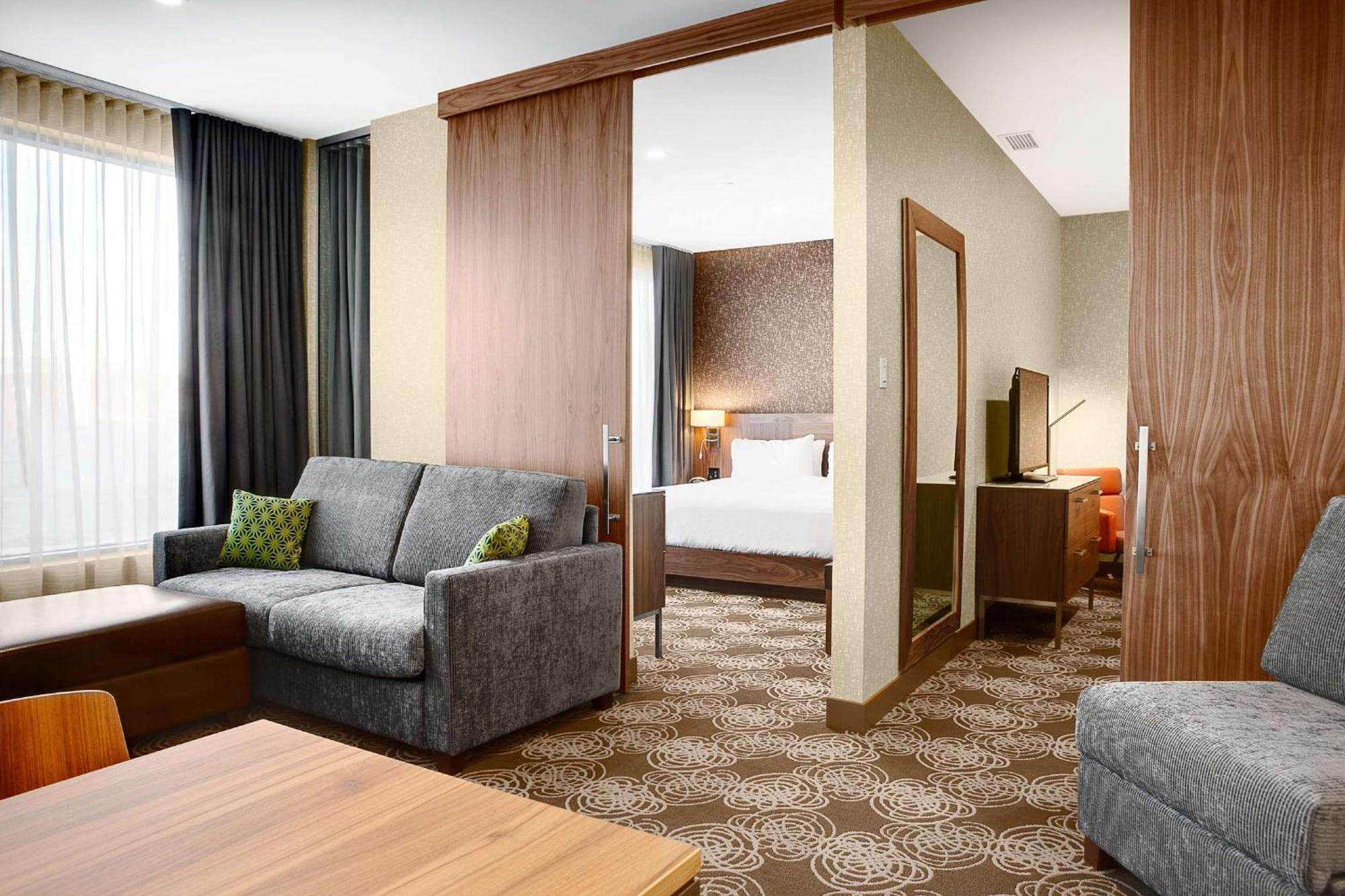 Hilton Montreal/Laval Hotel Exterior photo