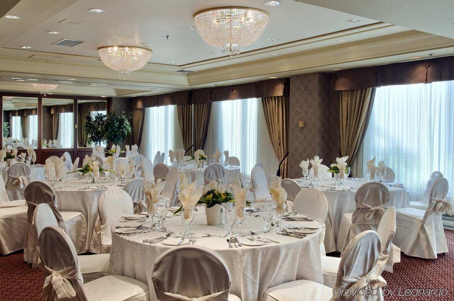 Hilton Montreal/Laval Hotel Restaurant photo